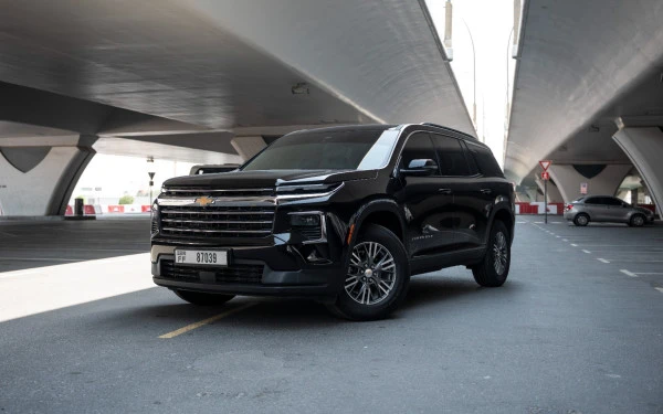 Black Chevrolet Traverse Photo 6