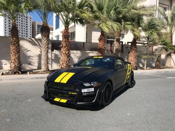 Black Ford Mustang V8 cabrio Photo 7