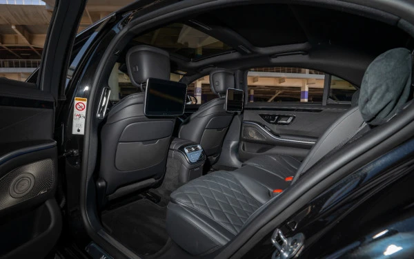 Black Hyundai Santa Fe Photo 18