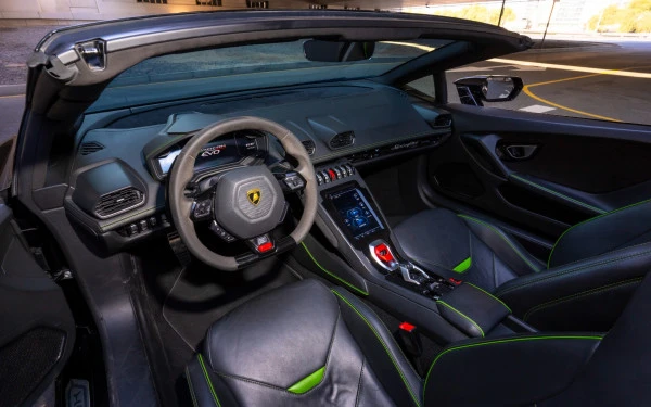 Черный Lamborghini Evo Spyder Photo 8