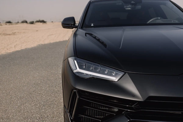 Black Lamborghini Urus MY20 Photo 7