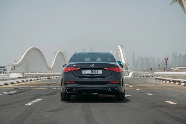 Черный Mercedes C200 Photo 2