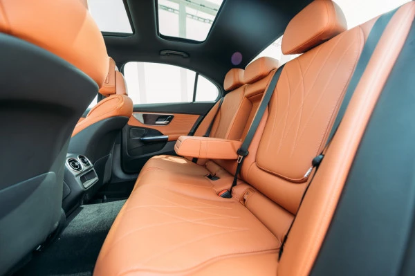 Черный Mercedes C200 Photo 6