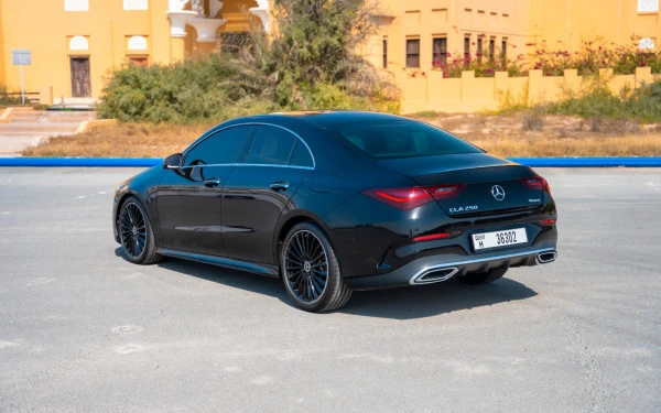Black Mercedes CLA250 Photo 3