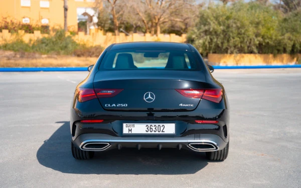 Black Mercedes CLA250 Photo 4