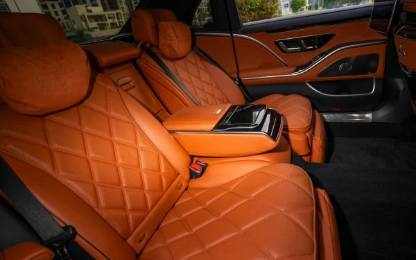 Black Mercedes Maybach S580 Photo 16