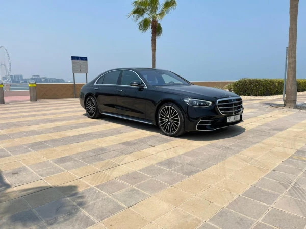 Black Mercedes S500 Photo 4