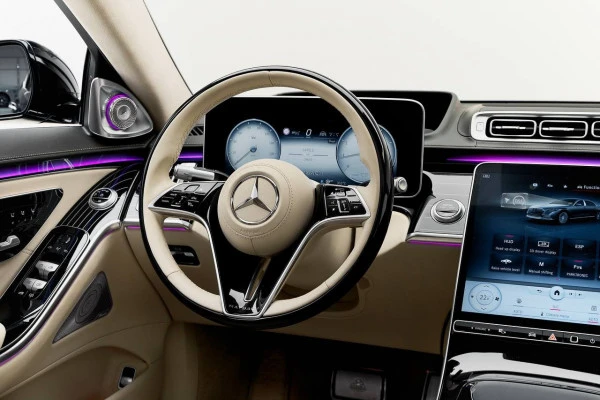 Black Mercedes S550 Maybach Photo 3