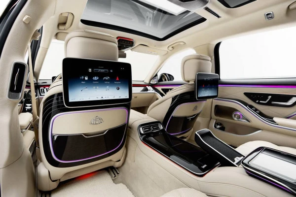 Black Mercedes S550 Maybach Photo 6