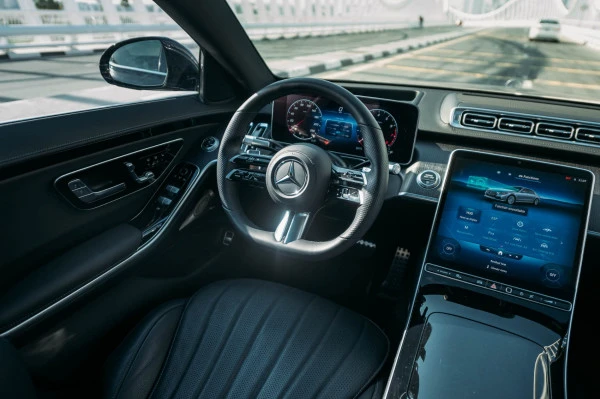 Black Mercedes S500 Photo 5