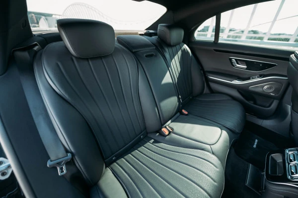 Black Mercedes S500 Photo 6