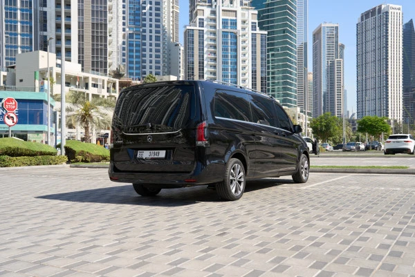 Black Mercedes V300 Avantgarde Extra Long Photo 2