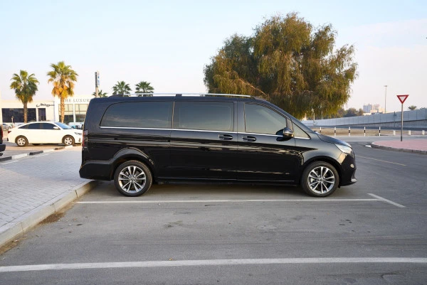 Черный Mercedes V300 Avantgarde Extra Long Photo 3