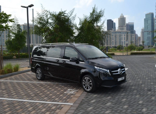 Black Mercedes V250 Photo 2