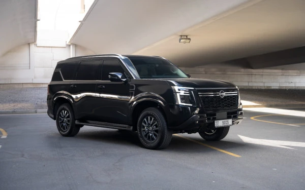 Black Nissan Patrol SE Photo 3