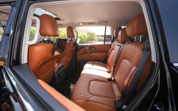 Black Nissan Patrol Platinum Photo 6
