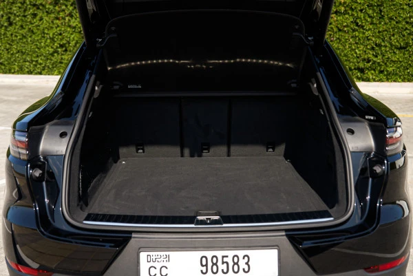 Black Porsche Cayenne coupe Photo 9