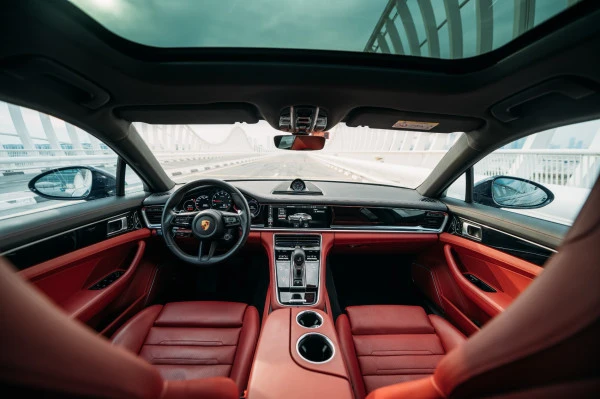 Черный Porsche Panamera Photo 7