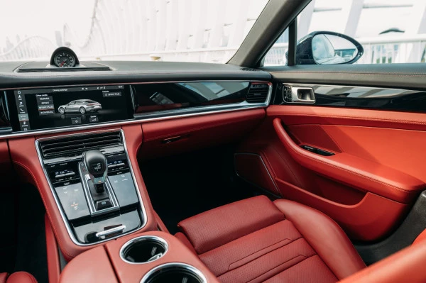 Черный Porsche Panamera Photo 9