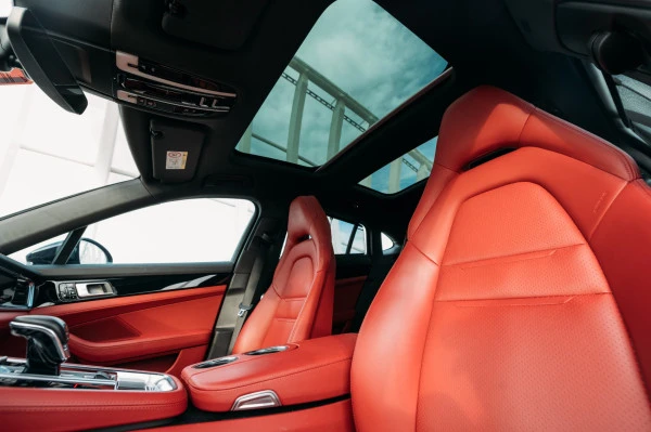 Черный Porsche Panamera Photo 11