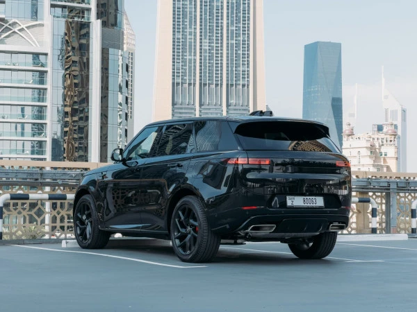 Черный Range Rover Sport NEW SHAPE Photo 2