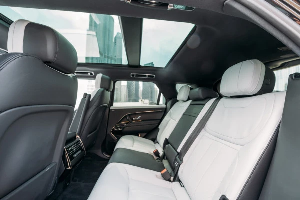 Черный Range Rover Sport NEW SHAPE Photo 6