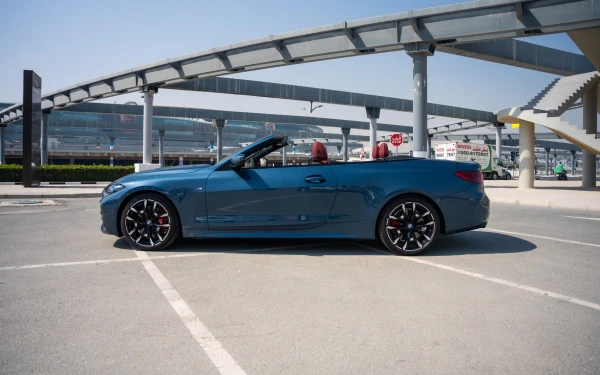 Blue BMW 430i cabrio Photo 2