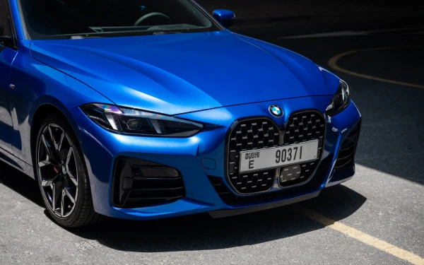 Blue BMW 430i cabrio Photo 2