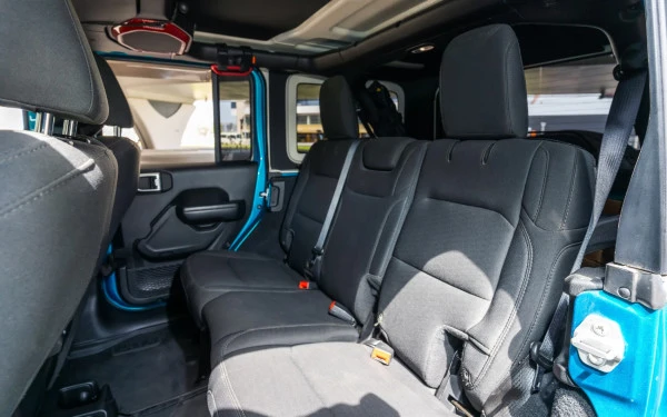 Blue Jeep Wrangler Limited Sport Edition convertible Photo 7