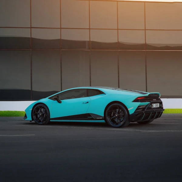 Blue Lamborghini Huracan Photo 4