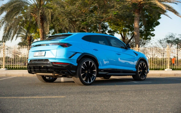 Blue Lamborghini Urus Photo 15