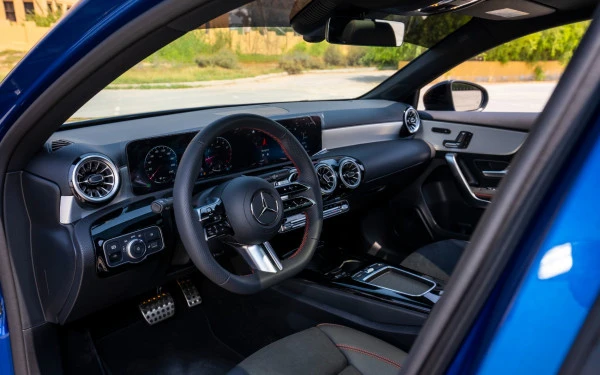 Синий Mercedes A200 Photo 6