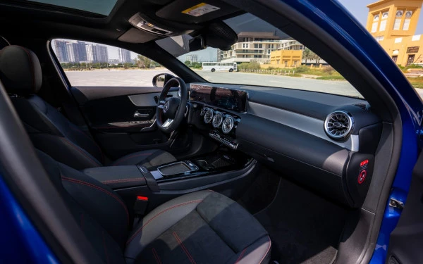 Синий Mercedes A200 Photo 8