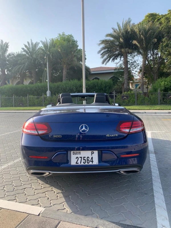 Blue Mercedes C300 cabrio Photo 8
