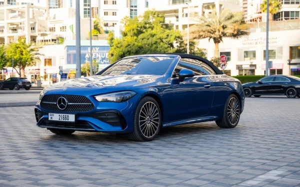 Blue Mercedes CLE 200 AMG cabriolet/convertible Photo 8