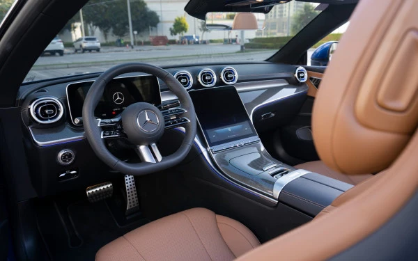 Blue Mercedes CLE 200 AMG cabriolet/convertible Photo 4