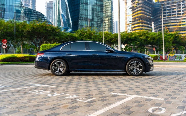 Синий Mercedes E200 Photo 5