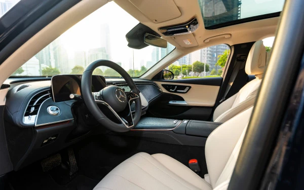 Синий Mercedes E200 Photo 9