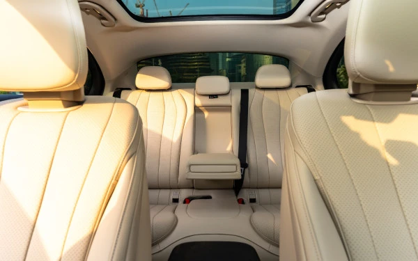 Синий Mercedes E200 Photo 14