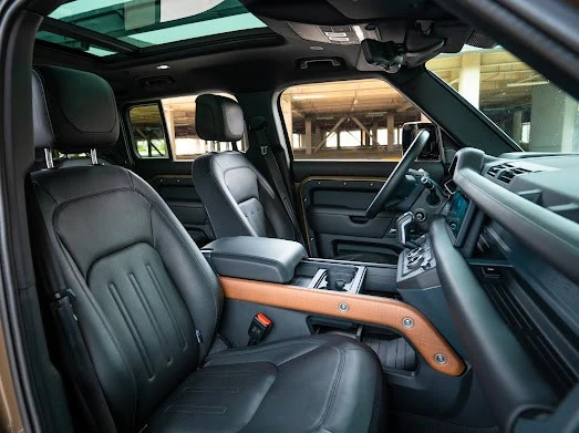Brown Range Rover Defender V6 X Photo 5