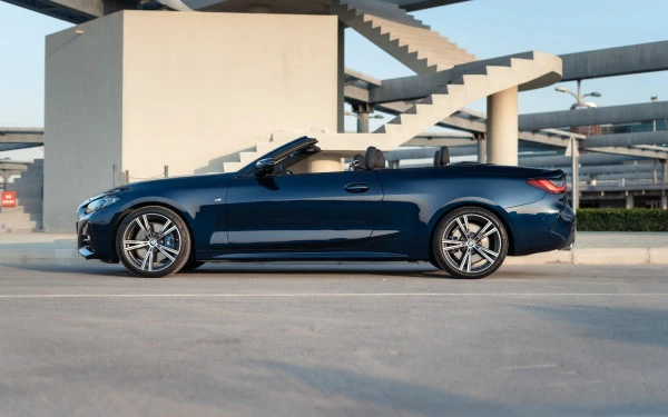 Dark Blue BMW 430i cabrio Photo 2