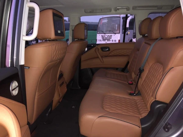 Темно-серый Infiniti QX 80 Photo 3