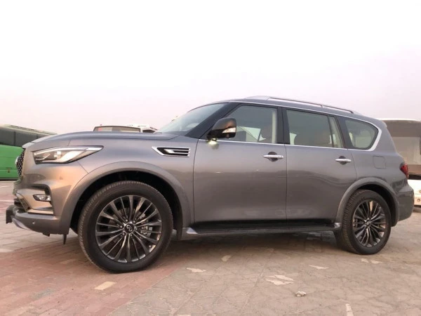 Темно-серый Infiniti QX 80 Photo 7