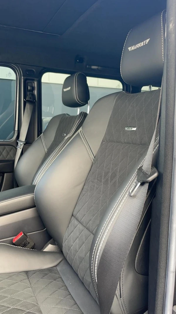 Dark Grey Mercedes G500 4x4 Photo 3