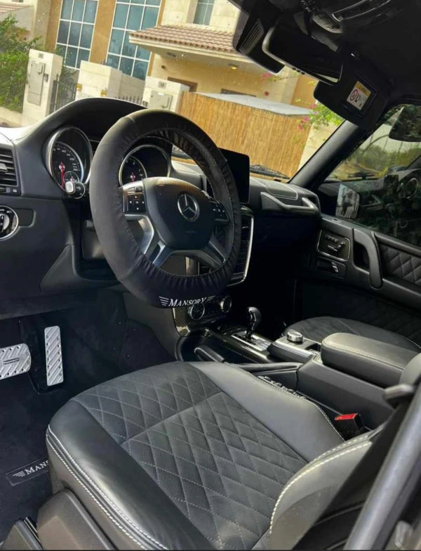 Dark Grey Mercedes G500 4x4 Photo 4