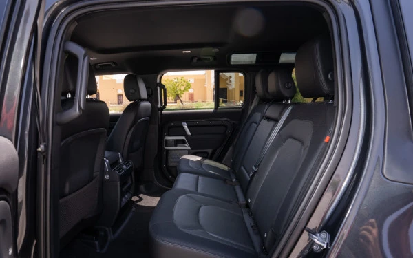 Dark Grey Range Rover Defender Photo 9