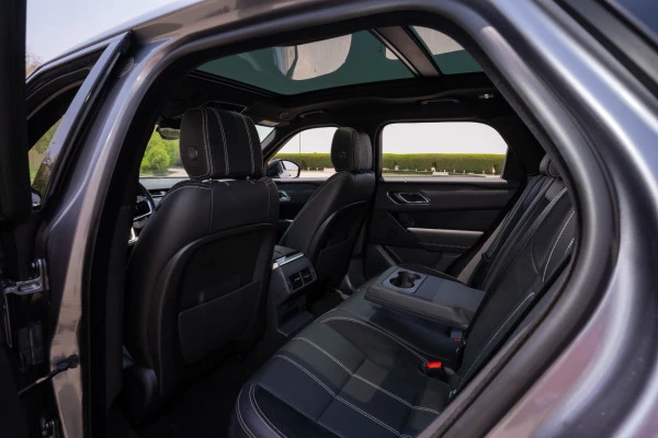 Dark Grey Range Rover Velar Photo 8