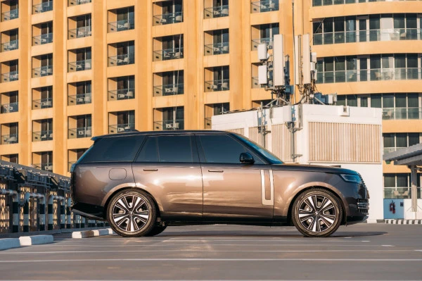 Dark Grey Range Rover Vogue HSE Photo 2
