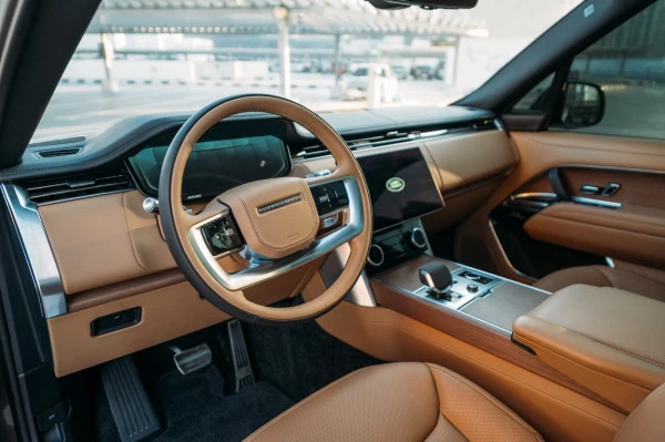 Dark Grey Range Rover Vogue HSE Photo 4