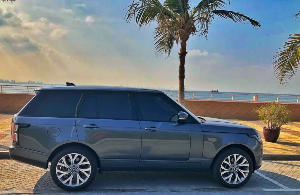 Темно-серый Range Rover Vogue Photo 3